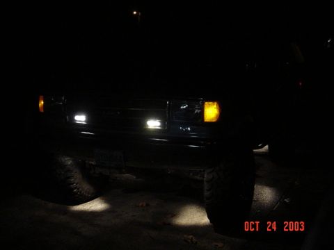 1989 Ford Bronco - You can see the lights in back too