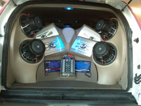 2001 Ford Excursion photo