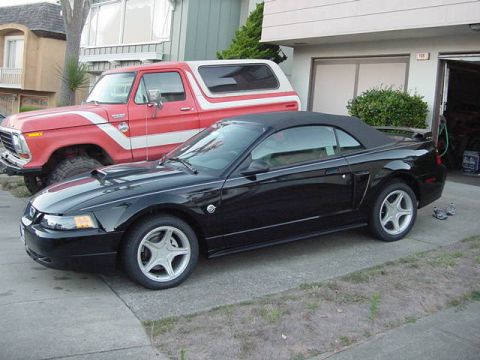2004 Ford Mustang photo