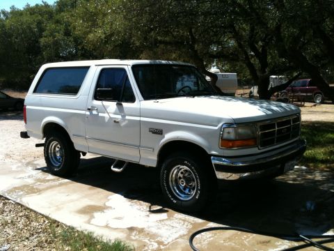1995 Ford Bronco - Wash day!