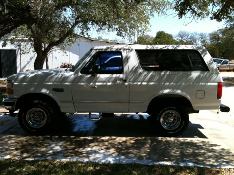 1995 Ford Bronco - Wash Day!