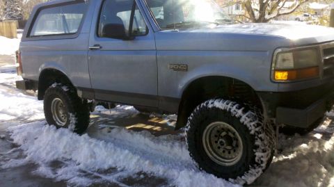 1996 Ford Bronco - This 1996 Ford Bronco is equipped for winter conditions with off-road tires.