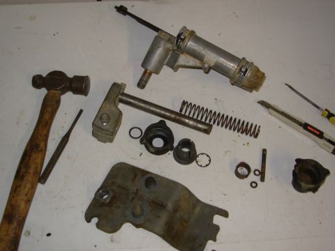 1983 Ford Bronco - Slide the top bushing, top boot, & top o-ring off the shaft. Recently, Dorman has begun offering this shifter as 600-602; ~$90 on [url=http…
