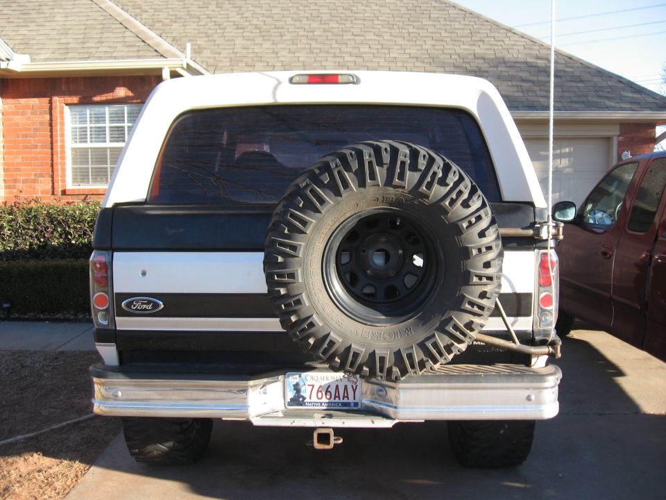 1992 Ford Bronco rear view with spare tire