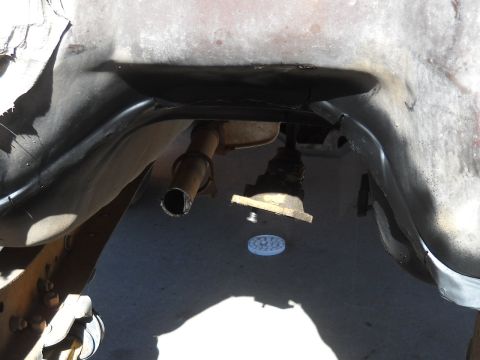 1992 Ford Explorer - Underside view of vehicle components, including exhaust and suspension parts. The Supermotors.net logo is present in the lower right corner.