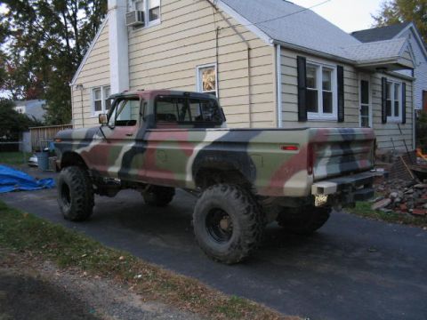 1979 Ford Bronco - 79 F250 6" lift 2" body 39 swampers on 12"wide monster wheels
