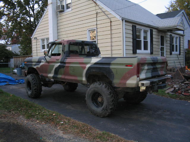 79 F250 6" lift  2" body 39 swampers on 12"wide monster wheels