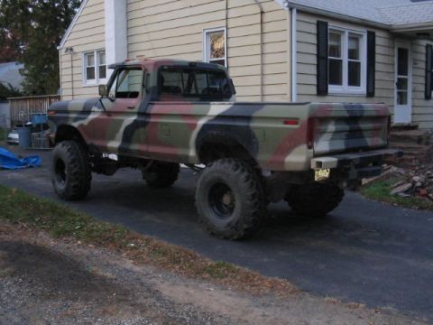 1979 Ford Bronco - custom rear bumper made by himself