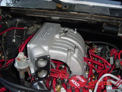 1989 Ford Bronco - Remove the throttle cable bracket