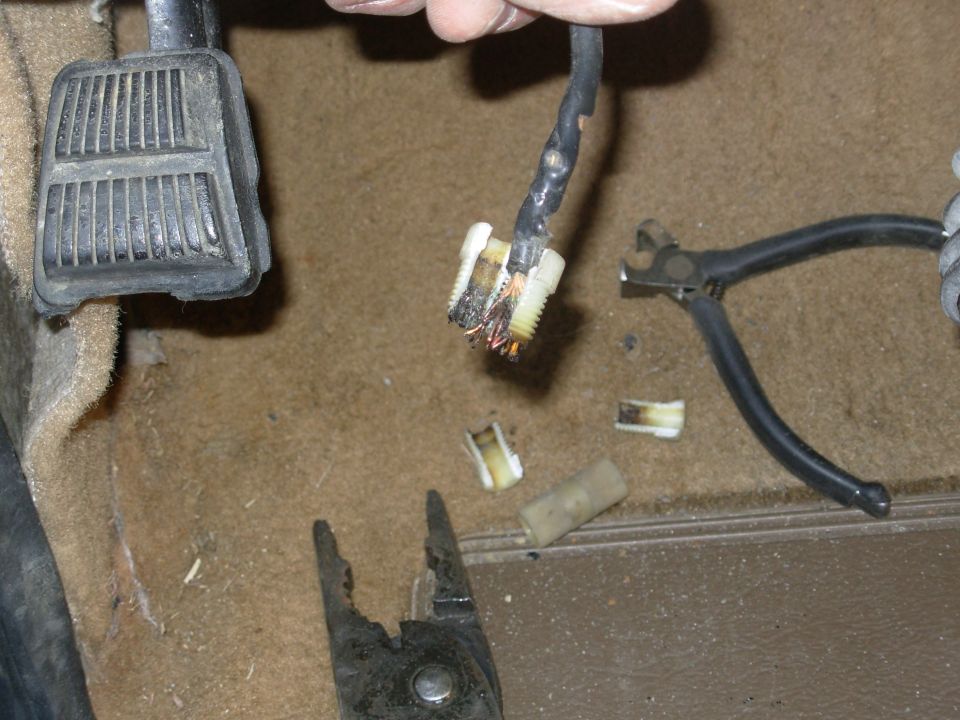 Even the 2G alternator was too much for the stock ammeter splice (C205); good thing this circuit hasn't been in use for a few years, since the 3G upgrade.