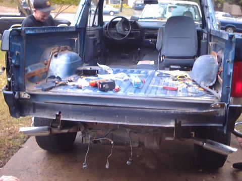 1990 Ford Bronco - bumper and tailgate off