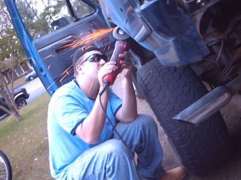 1990 Ford Bronco - more grinding