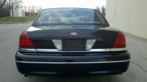 2004 Ford Crown Victoria