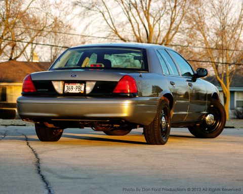 2005 Ford Crown Victoria photo