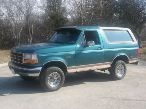 1996 Ford Bronco photo