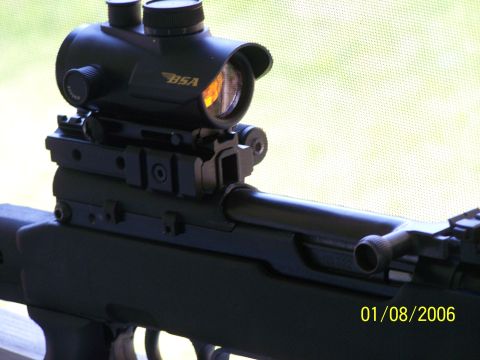 1989 Ford Bronco - Close-up of a rifle equipped with a BSA scope, dated 01/08/2006.