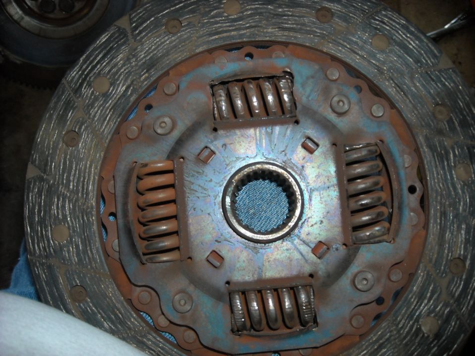 Clutch disc with springs and splined hub
