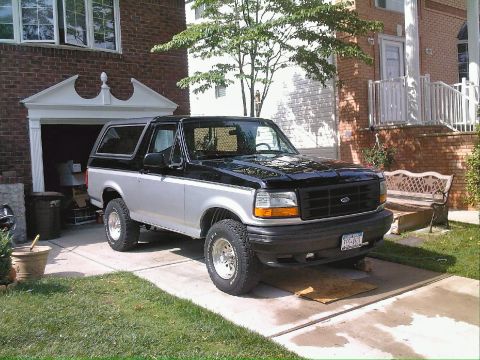 1992 Ford Bronco photo