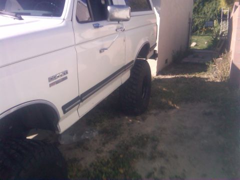 1988 Ford Bronco - Before shot of the Bronco with the body molding.