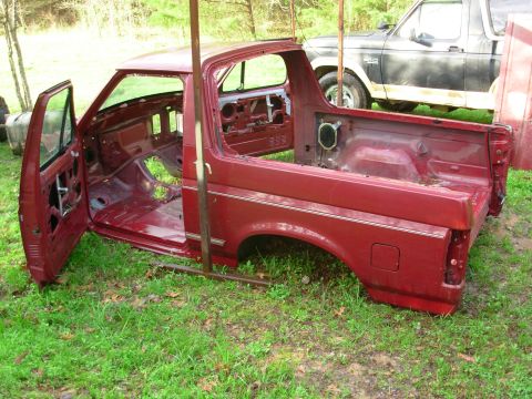 1983 Ford Bronco - I hadn't planned on blasting the body yet, but I was already wet & filthy, so I shot it.