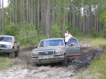 1991 Ford Bronco - I am stuck, and so close to the end, that is what happens when the bottom is dragging.