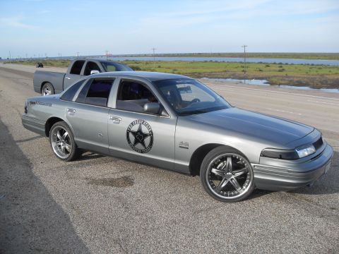 1995 Ford Crown Victoria photo