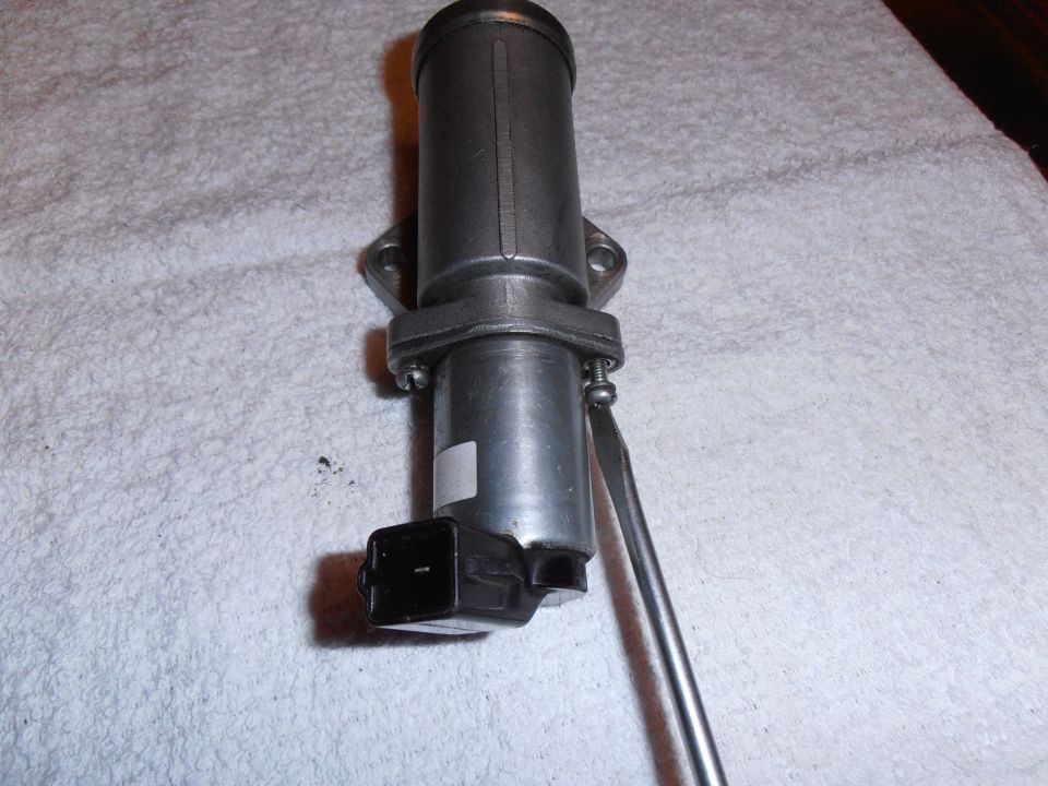 Idle air control valve with a screwdriver