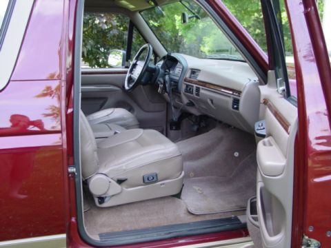 1996 Ford Bronco photo