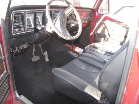1978 Ford Bronco - New front seats, carpet, refurbished panels & center box