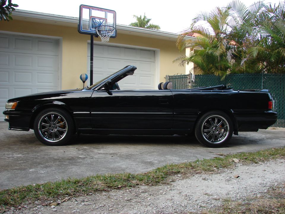 1992 Infiniti M30 “Vert”