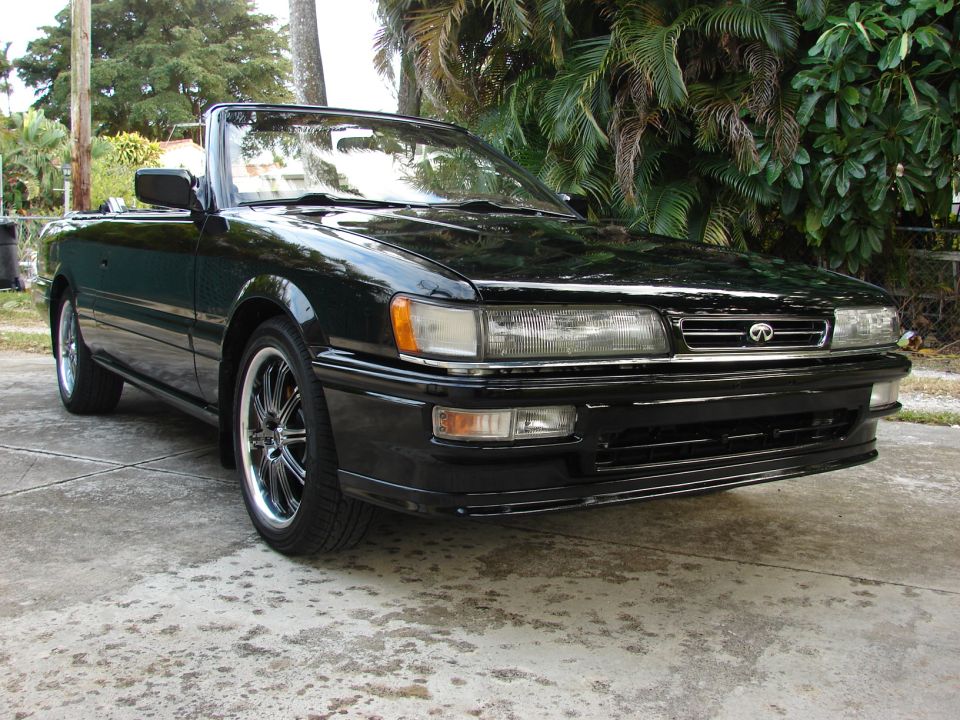 1992 Infiniti M30 “Vert”