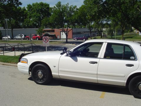 2003 Ford Crown Victoria photo