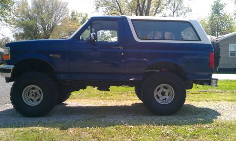 1996 Ford Bronco photo