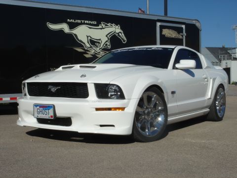2005 Ford Mustang photo