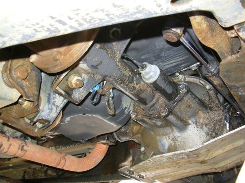 1997 Chevrolet Silverado 3500 - This is GM's crappy idea - basically a light bulb filled with oil that swells & pushes a lever inside the axle housing. I spent an hour or…