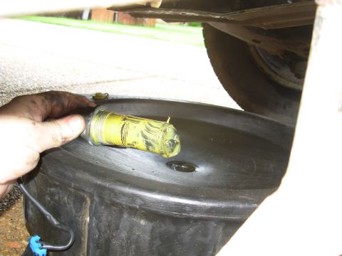 1997 Chevrolet Silverado 3500 - The rubber boot on the tip has also ruptured & become entangled in the piston.