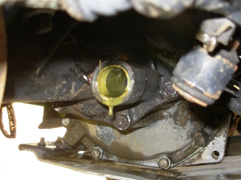 1997 Chevrolet Silverado 3500 - This is just actuator oil - none of the differential oil came out.