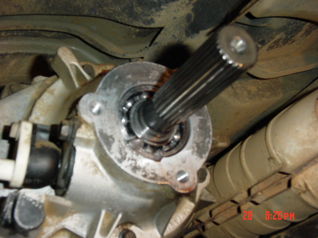 Then I turned the splined shaft by hand.......and I heard something rattling....sounds like it is in the next compartment