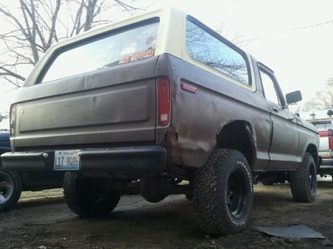 1979 Ford Bronco - This 1978 Ford Bronco shows significant wear and tear on its rear body panels.