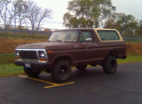 1979 Ford Bronco - This Ford Bronco is parked in a lot on an overcast day.