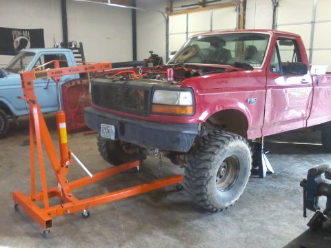 1995 Ford F-150 - getting ready for the swap, I pulled the engine before hand, 1 i it was getting a new clutch, 2. had to readjust the OBA system