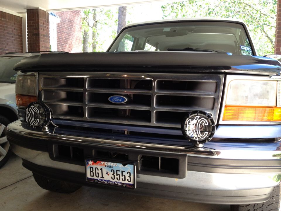1996 Ford Bronco front grille with KC lights and Texas license plate