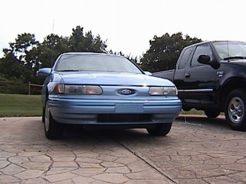 1995 Ford Taurus - next to f150