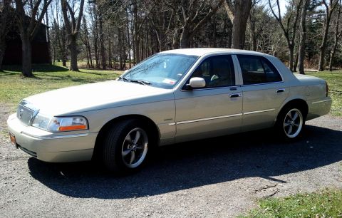 2004 Mercury Grand Marquis photo
