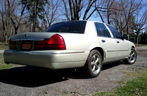 2004 Mercury Grand Marquis photo