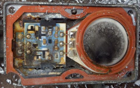 1995 Ford Bronco - Immediately obvious why it was a failure. Corrosion through and through.