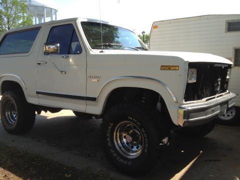 1984 Ford Bronco photo