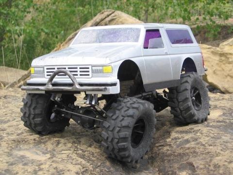 1986 Ford Bronco - This remote-controlled truck is modified for off-road crawling with large, aggressive tires.
