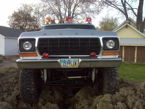 1978 Ford Bronco - This 1978 Ford Bronco features a lifted suspension, emergency lights, and a personalized 'ZEPPlin' license plate.