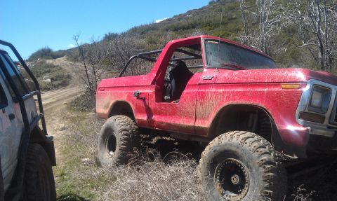 1978 Ford Bronco - This modified 1978 Ford Bronco is equipped for off-road adventures on a dusty trail.
